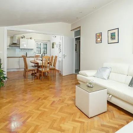 Andora,centar-vodice Apartman *