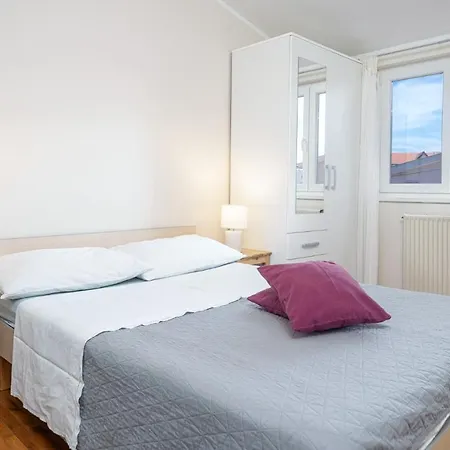 Apartman Andora,centar-vodice