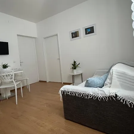 Andora,centar-vodice Vodice