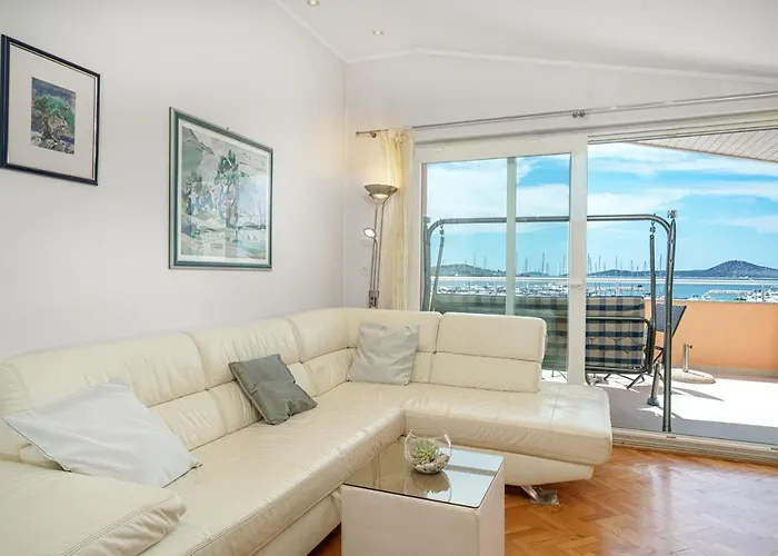 Andora,centar-vodice דירה וודיצה